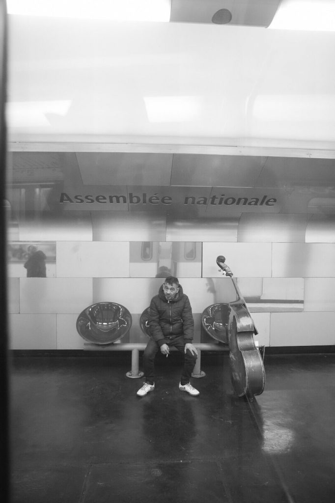 Photo argentique artistique STREET PHOTOGRAPHY PARIS  format 30x45cm