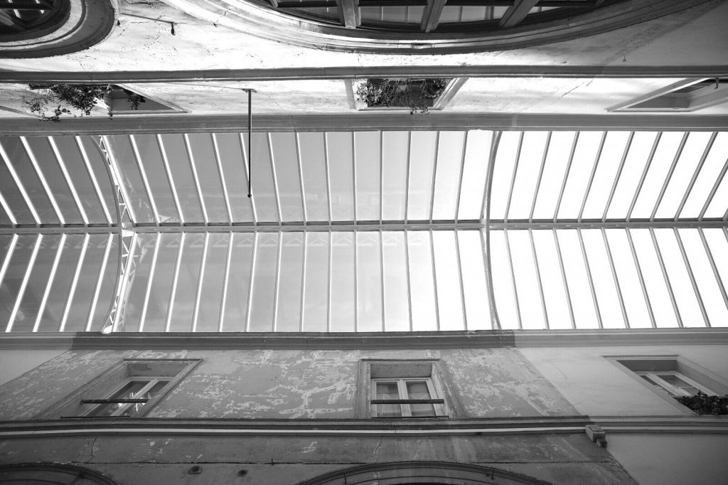 Photo argentique artistique STREET PHOTOGRAPHY ZENITH PARIS  format 30x45cm