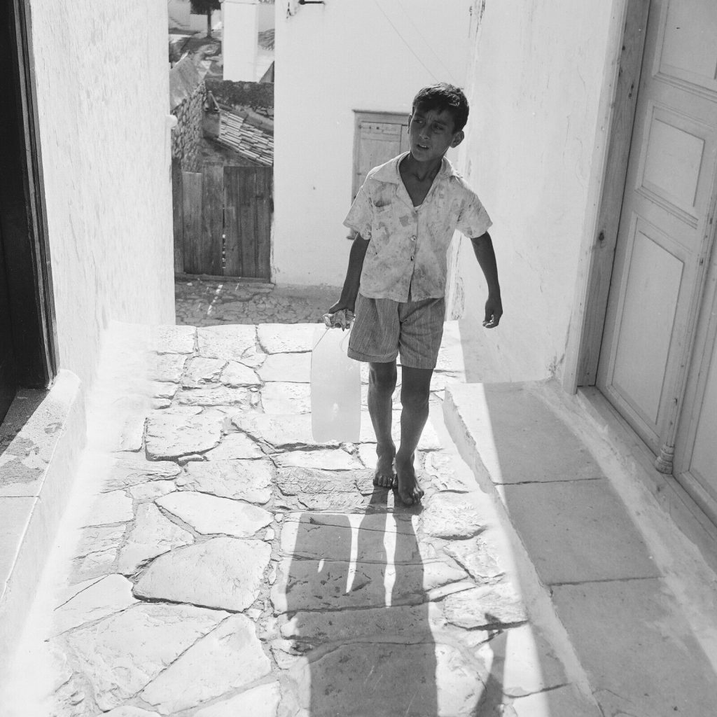 Tirage photo sur papier argentique Baryté ENFANT GRECE 1960 50X50cm