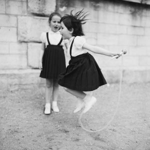 Tirage photo sur papier  argentique Baryté ENFANT PARIS 1960 50X50cm