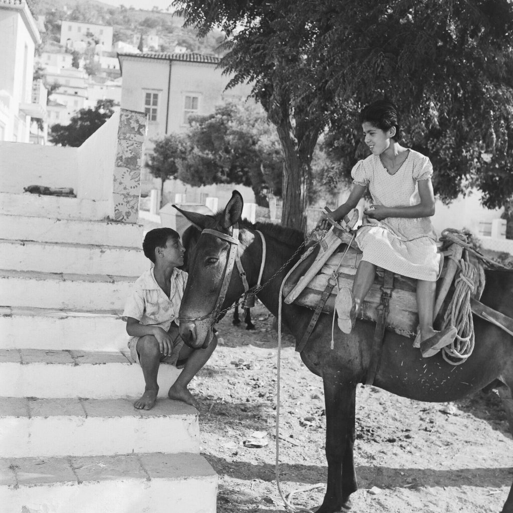 Tirage photo sur papier argentique Baryté ENFANT GRECE 1960 50X50cm