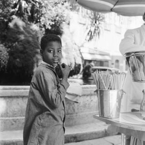 Photo sur papier  argentique BARYTE ENFANT PARIS 1960 format 50x50cm