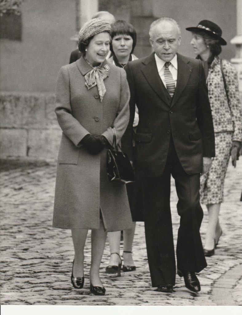 TIRAGE PHOTO DE PRESSE ARGENTIQUE 1979 ELIZABETH II REINE D'ANGLETERRE 20X25cm