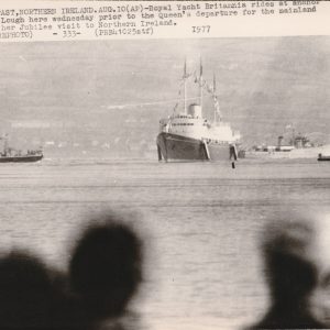 TIRAGE PHOTO	DE PRESSE  1977 YACHT ROYAL DE GRANDE BRETAGNE jubilé  18X25cm
