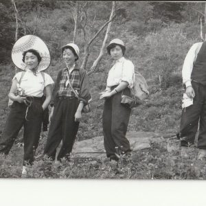 SNAP SHOT VINTAGE  CHINE  GROUPE RANDONNEURS  1950