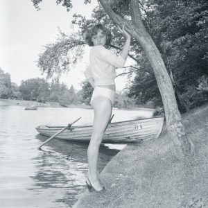 Tirage photo argentique pin-up 1960 30X30cm