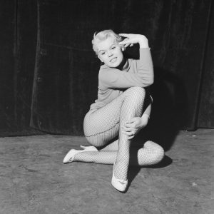 Tirage photo argentique Pin-up  femme 1960 30x30cm ARTISTE DE CABARET