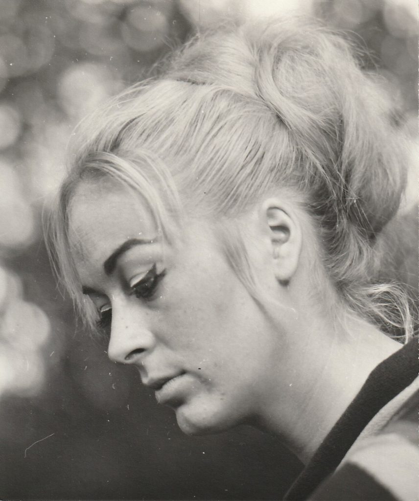 TIRAGE PHOTO ARGENTIQUE 12X13,5CM 1960 PORTRAIT DE FEMME trés bon état