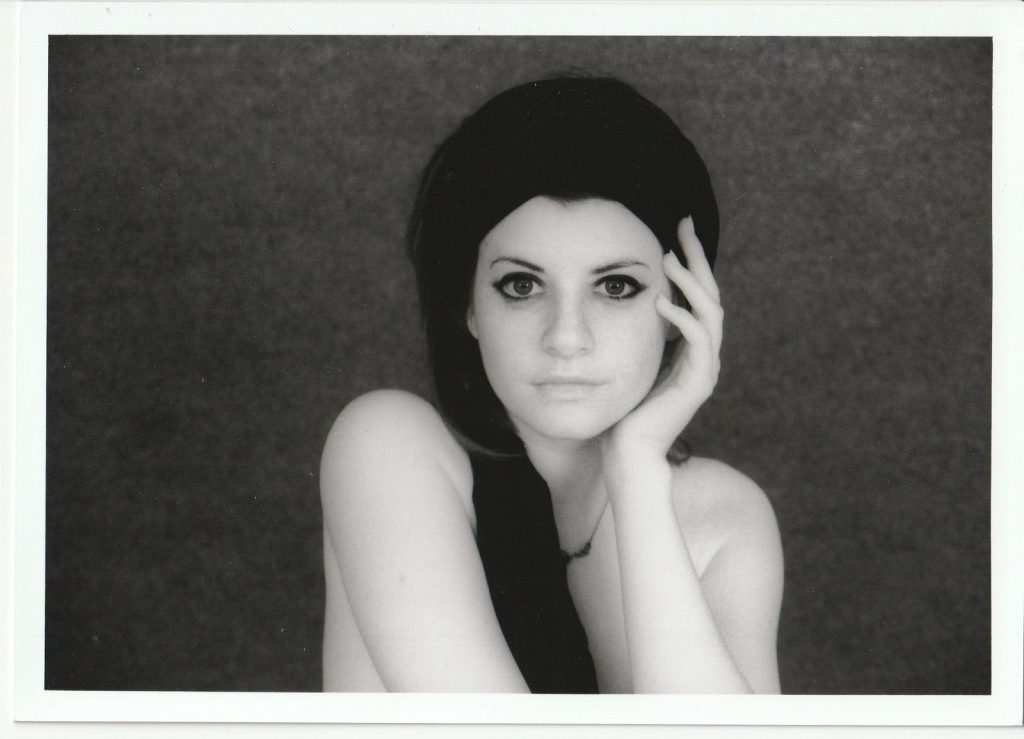 PHOTO argentique artistique portrait femme pinup NOIR ET BLANC format 13X18 1980