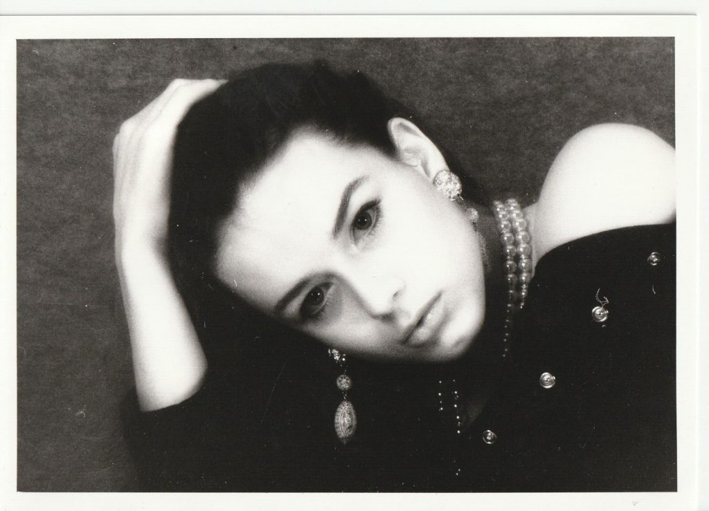 PHOTO argentique artistique portrait femme pinup NOIR ET BLANC format 13X18 1980