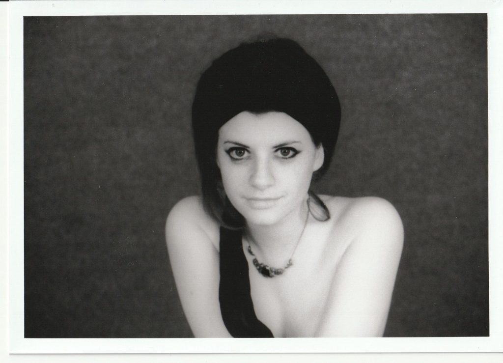 PHOTO argentique artistique portrait femme pinup NOIR ET BLANC format 13X18 1980