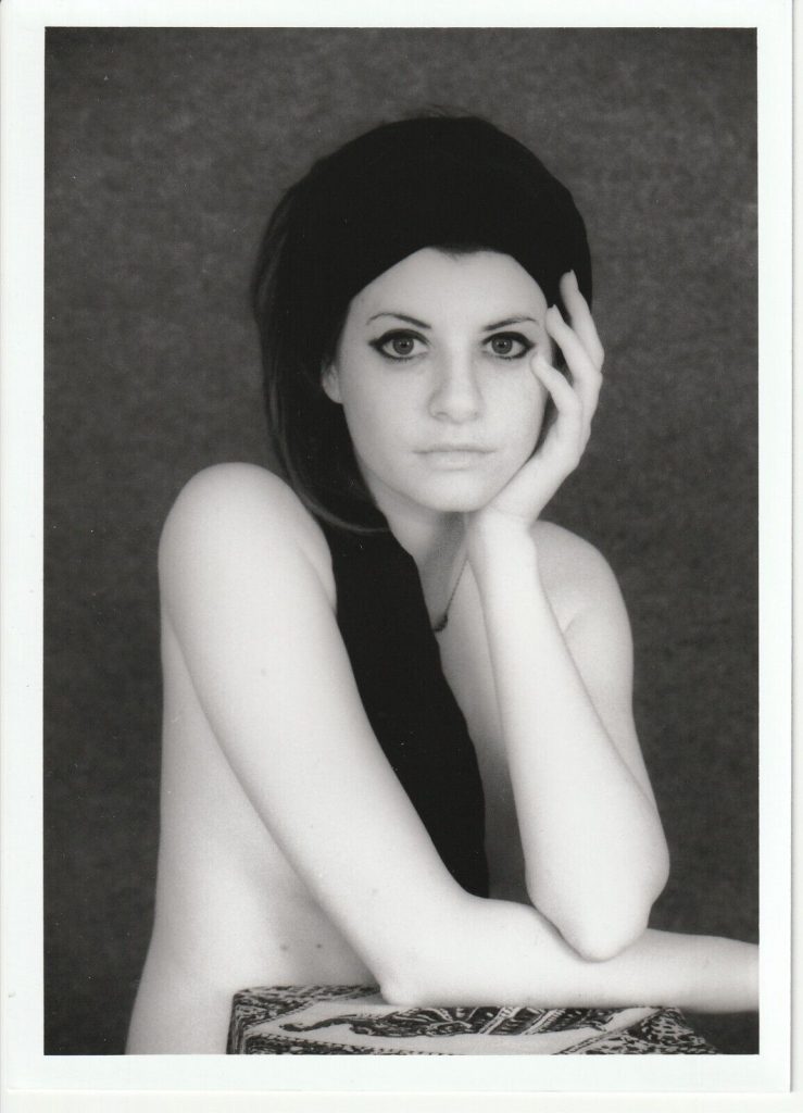 PHOTO argentique artistique portrait femme pinup NOIR ET BLANC format 13X18 1980