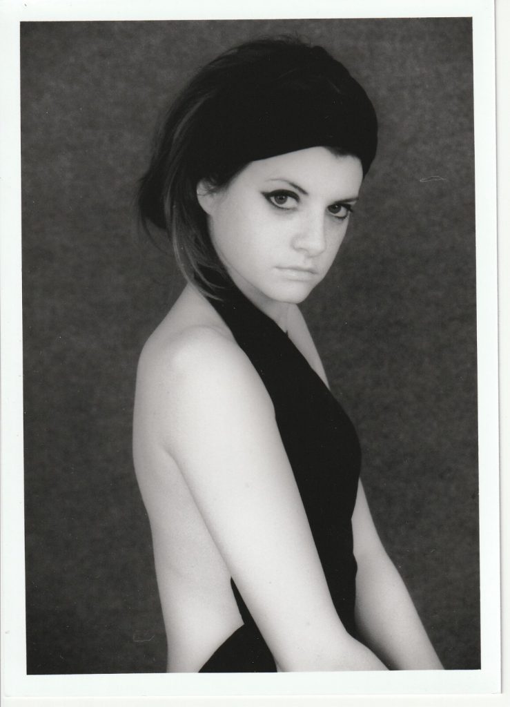 PHOTO argentique artistique portrait femme pinup NOIR ET BLANC format 13X18 1980