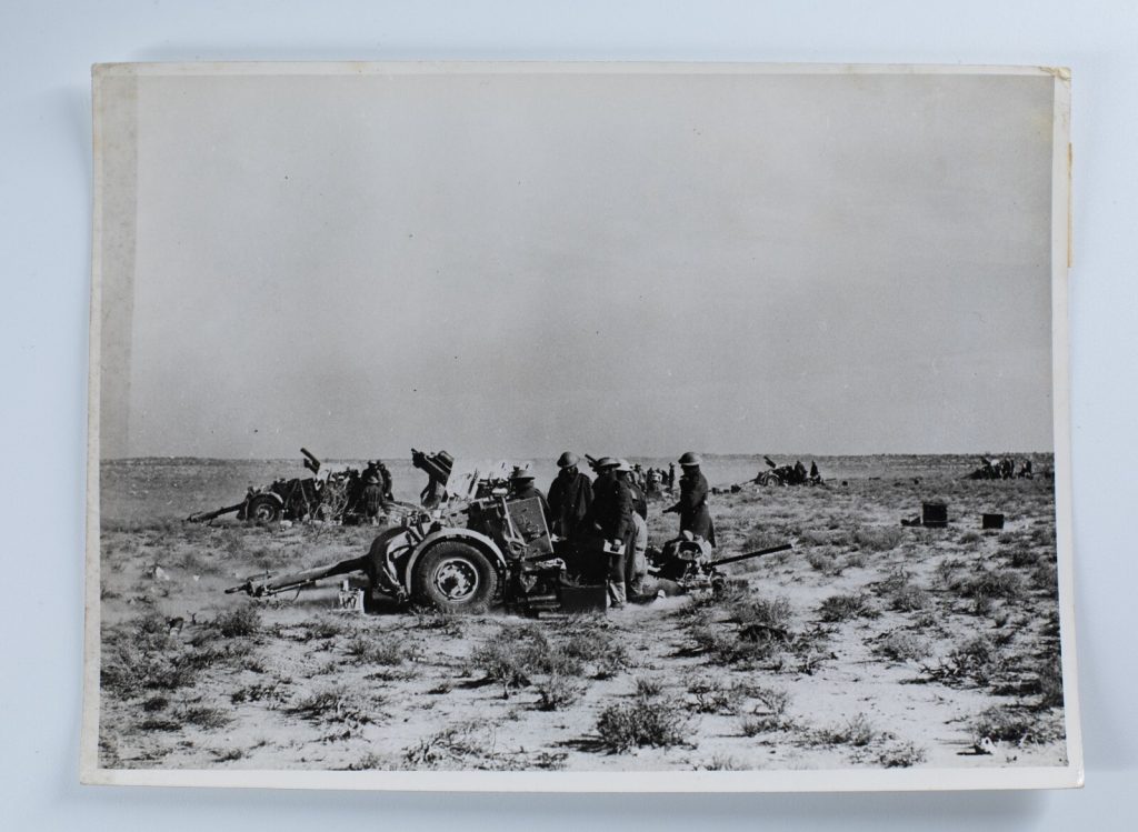 PHOTO de presse militaire 1945 armée britannique en Libye 15X2Ocm