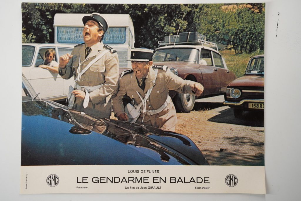 PHOTO Cinéma LOBBY CARDS Le gendarme en balade 23X30cm 1970 Louis de Funes