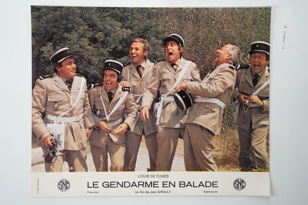 PHOTO Cinéma LOBBY CARDS Le gendarme en balade 23X30cm 1970 Louis de Funes