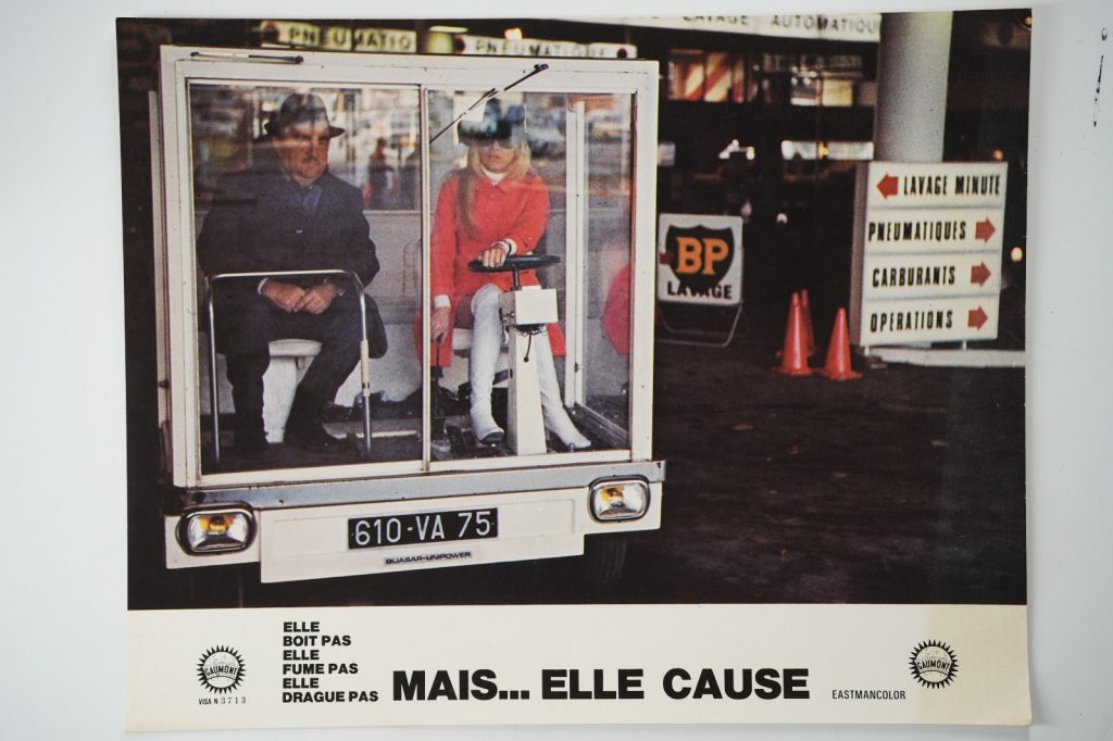 PHOTO Cinéma LOBBY CARDS MAIS ELLE CAUSE 22X28cm 1970