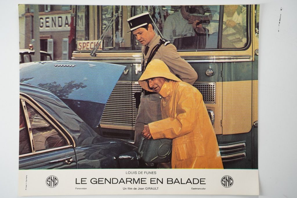 PHOTO Cinéma LOBBY CARDS Le gendarme en balade 23X30cm 1970 Louis de Funes