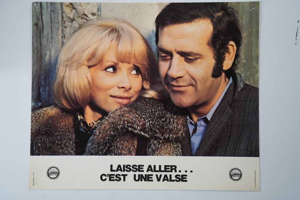 PHOTO Cinéma LOBBY CARDS LAISSE ALLER C'EST UNE VALSE 22X26cm 1970 Mireille Darc