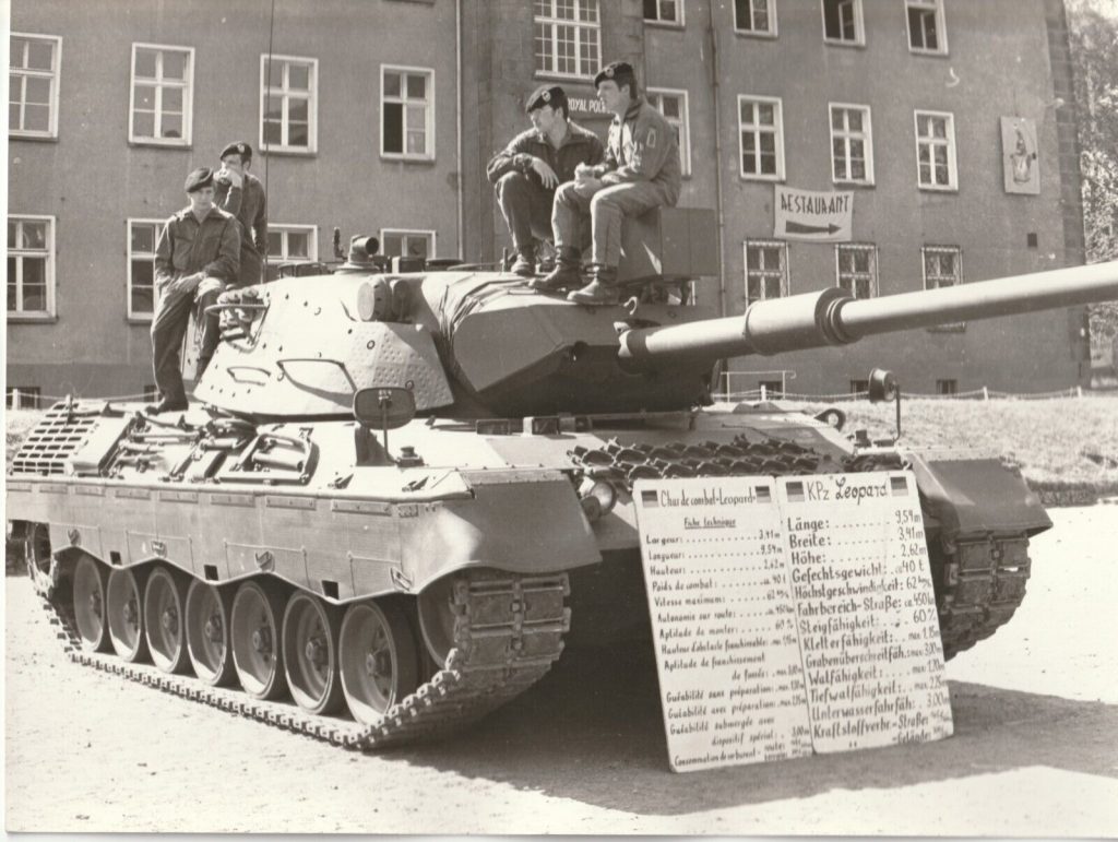 TIRAGE PHOTO ARGENTIQUE BARYTE 1970 MILITARIA MILITAIRE FRANCE 18X24CM CHAR