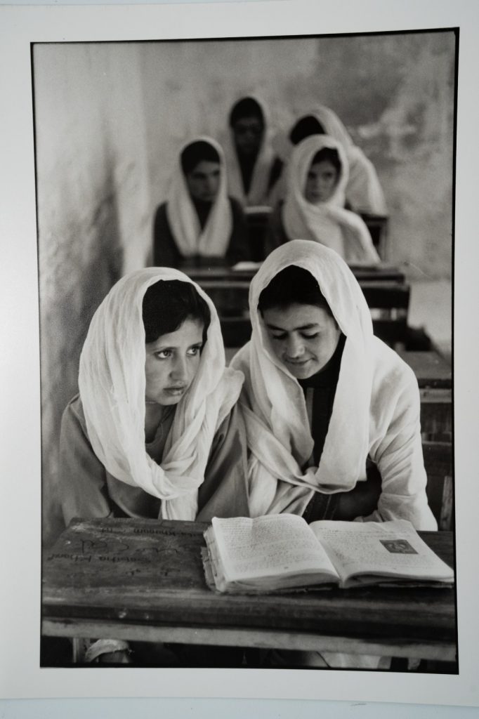 PHOTO ARGENTIQUE 90' Olivier Culmann reportage Pakistan 18X24cm NOIR ET BLANC