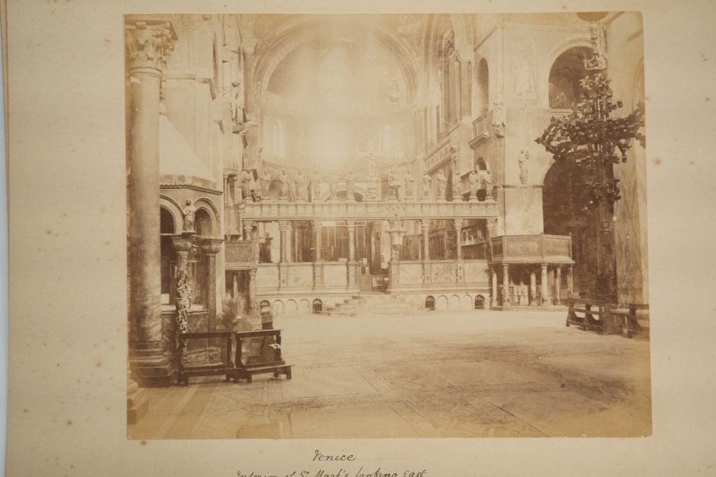 PHOTO Albumine	Italie	Venise Saint-Marc côté Est	20X24cm	1870