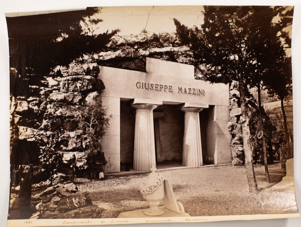 TIRAGE PHOTO ALBUMINE, 1880 ITALIE 22X27cm GENES MONUMENT MAZZINI