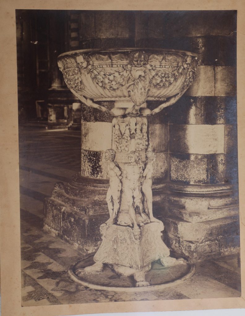 TIRAGE PHOTO-1880  ITALIE Venise Saint Marc?-albumine collé sur carton 25x33cm--