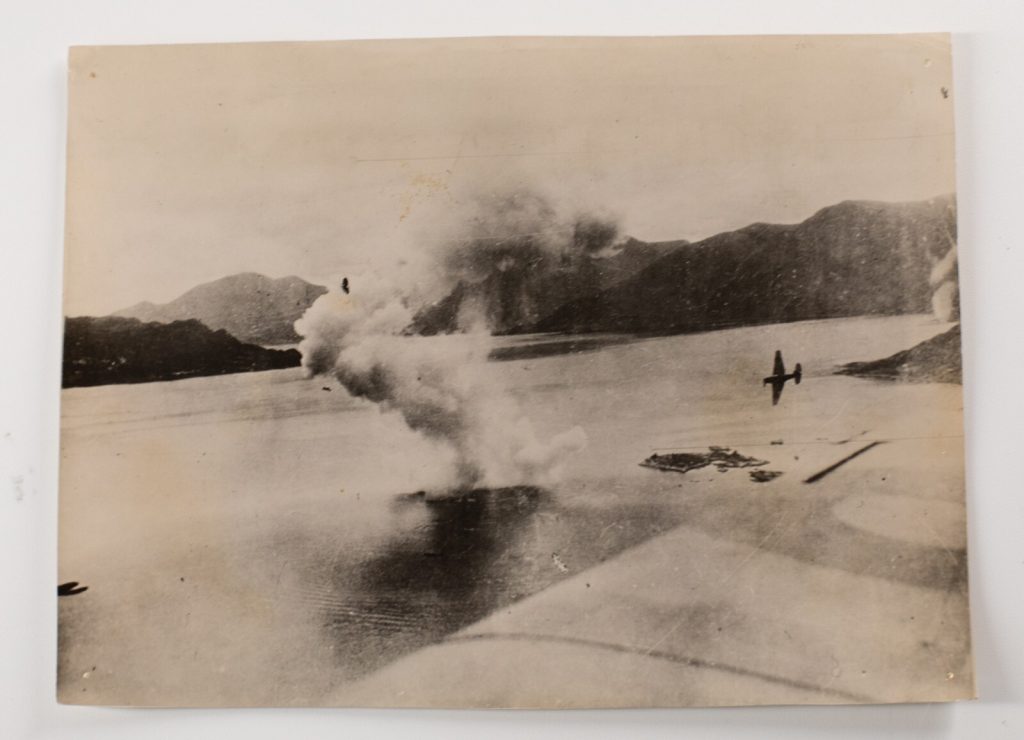 PHOTO OFFICIEL DE PRESSE 15X20cm 1945 militaire britanique aviation bombardement