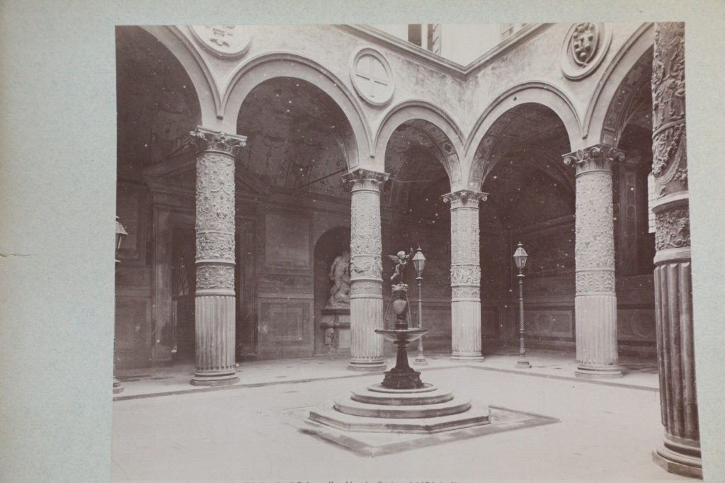 TIRAGE PHOTO	albumine 1880	ITALIE Florence  Cortile di Palazzo Vecchio 20X25cm