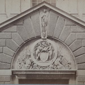 photo Albumine	France	Porte du musée Carnavalet Paris	21X28cm	1880