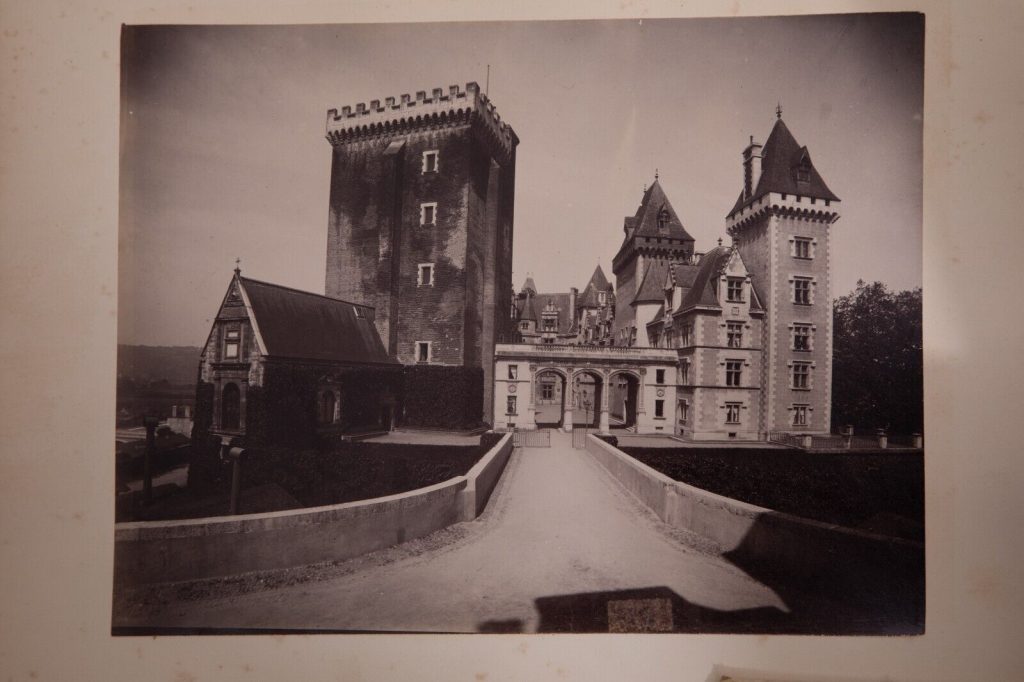 TIRAGE PHOTO	ALBUMINE 1880	PAU FRANCE CARTON RECTO VERSO 35X26CM PHOTOS 20X25CM