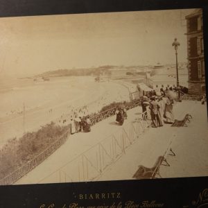 PHOTO ALBUMINE NORDEIN PHOTO 1890 BIARRITZ LA PLAGE PLACE BELLEVUE 21X27cm