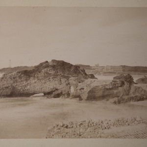 TIRAGE PHOTO	ALBUMINE SUR CARTON  P.FROIS 1880	BIARRITZ PLAGE  13,5X22cm