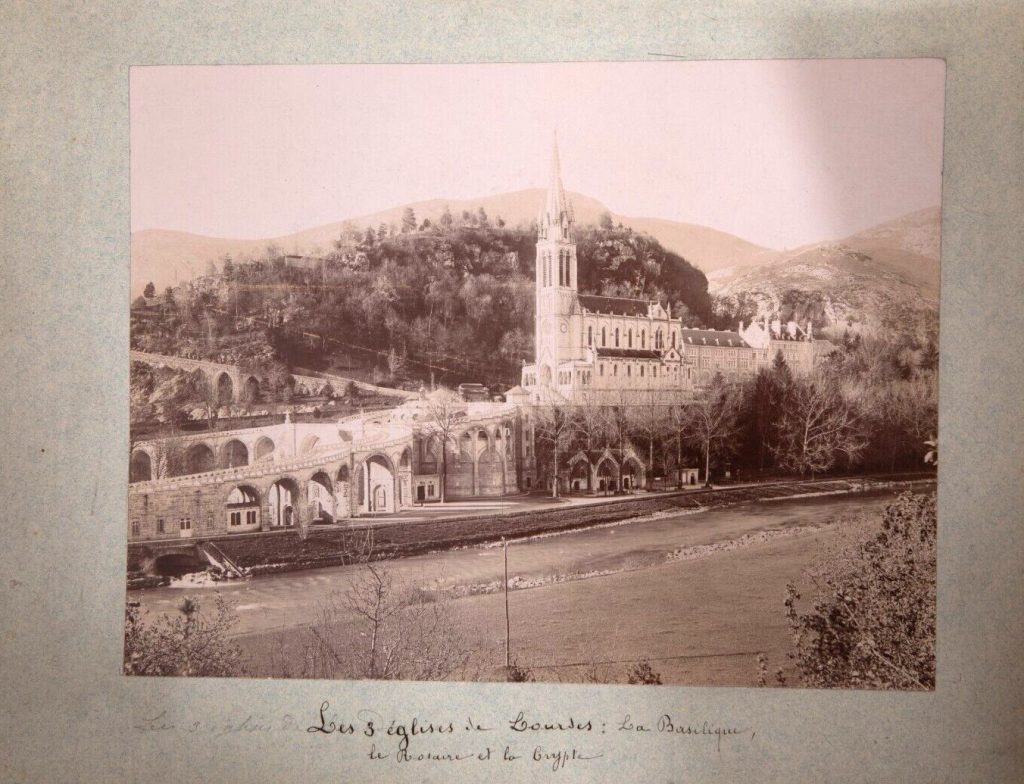 TIRAGE PHOTO	ALBUMINE 1899 ATTRIBUE A VIRON	PYRENEES LOURDES 25X29cm	SEPIA