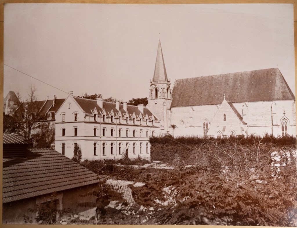 GRANDE PHOTO	ALBUMINE 1900 Cloitre Abbaye Saint-Martin de Ligugé 38X47cm
