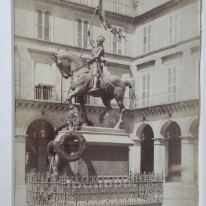 TIRAGE PHOTO	PHOTO ALBUMINE 1880 	 PARIS  STATUE DE JEANNE D'ARC  22x28cm