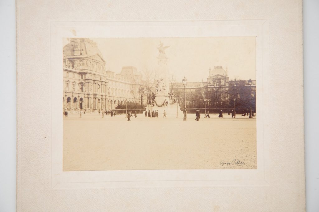 PHOTO ARGENTIQUE  PARIS FORMAT 8,5X11,5cm CIRCA 1890 LE LOUVRE