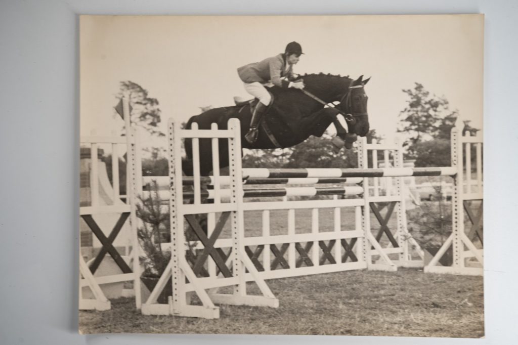 PHOTO Argentique France Equitation cheval saut d'obstacles 24X29cm 1970
