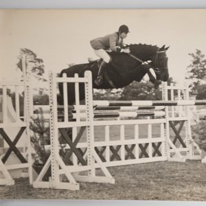 PHOTO Argentique	France	Equitation cheval saut d'obstacles	24X29cm	1970