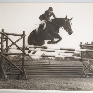PHOTO Argentique	France	Equitation cheval saut d'obstacles	24X29cm	1970