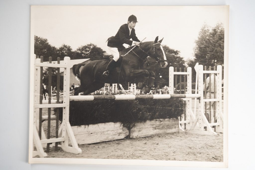 PHOTO Argentique France Equitation cheval saut d'obstacles 24X29cm 1970
