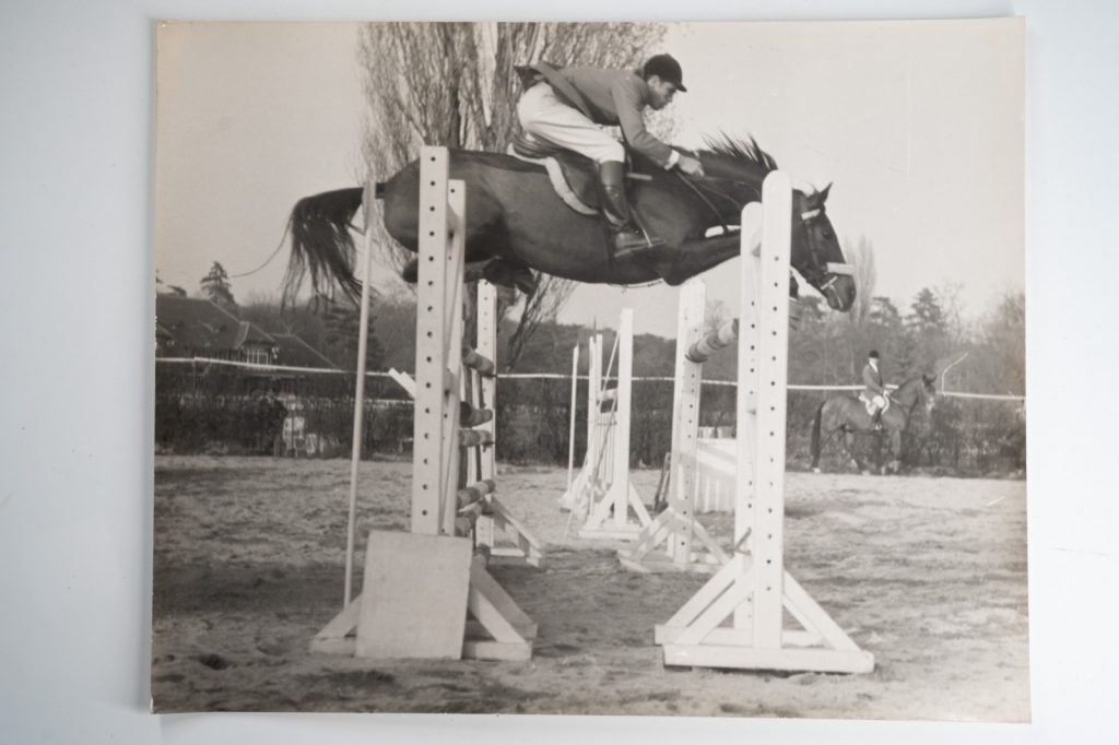 PHOTO Argentique France Equitation cheval saut d'obstacles 24X29cm 1970