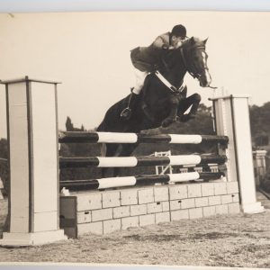 PHOTO Argentique	France	Equitation cheval saut d'obstacles	24X29cm	1970