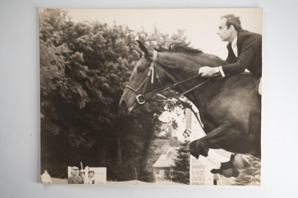 PHOTO Argentique France Equitation cheval saut d'obstacles 24X29cm 1970