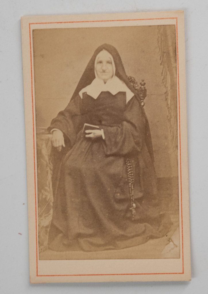 photo Albumine	France	portait	CDV	1870 bonne soeur