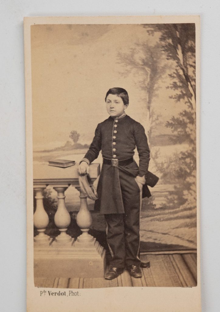 photo Albumine	France	portait	CDV	1870 adolescent habillé en militaire