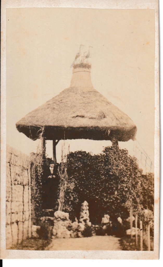 CDV circa 1880 France, HOMME DANS SON JARDIN