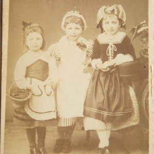 CDV circa 1870. Enfants, famille LYON BAUDY