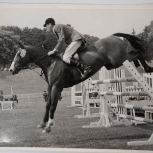 PHOTO Argentique	France	Equitation cheval saut d'obstacles	18X24cm	1970